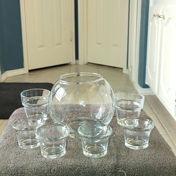 Glass votives/water planters 3 sizes. Total of 7.  Some used, some like new. - Picture 11 of 11